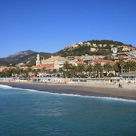 Holiday In Pietra Ligure Exterior photo